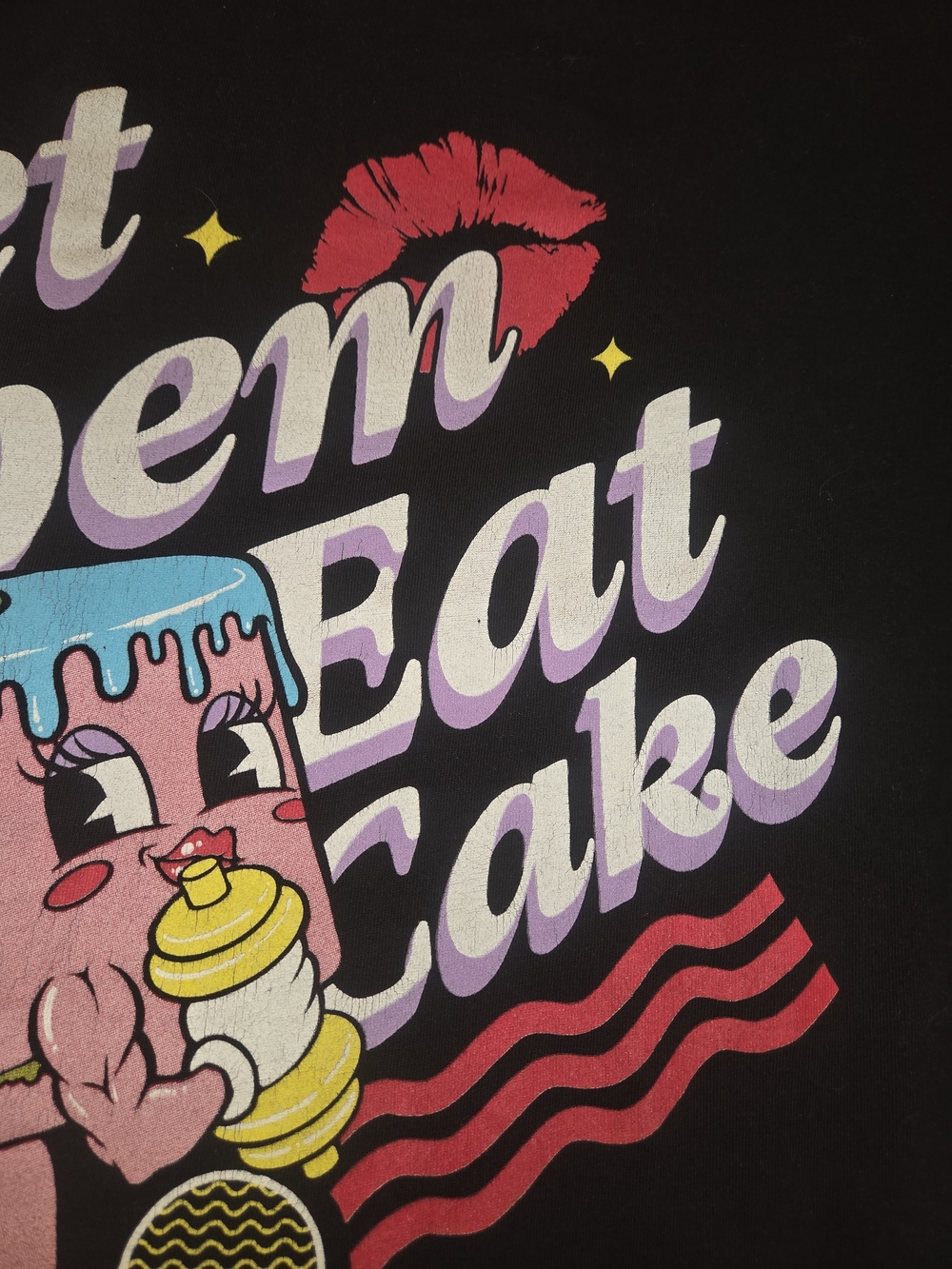 Vintage Black Let Them Eat Cake Graphic Men's Cotton Crew Neck T-Shirt - Picture 3 of 4